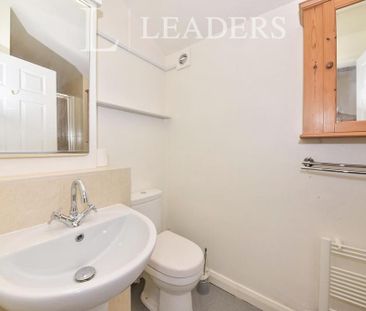 1 bedroom in a house share to rent - Photo 6