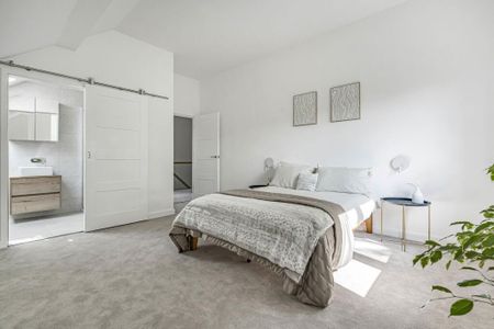4 bedroom detached house to rent - Photo 3