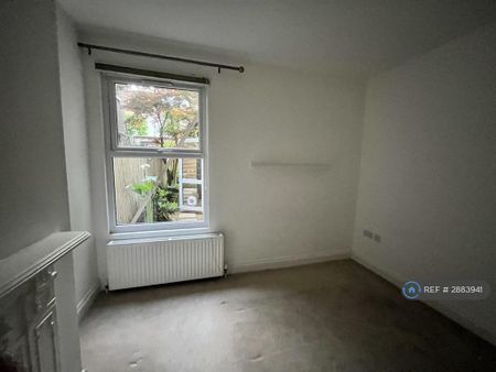 2 bedroom maisonette to rent - Photo 3