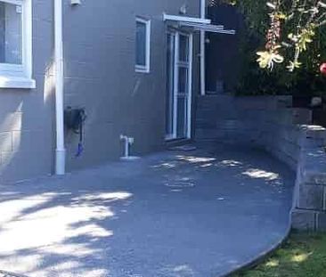 1 bedroom Unit - Newly Renovated - Fully Furnished - Photo 3
