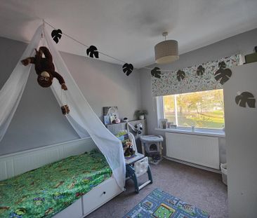 2 bedroom end of terrace house to rent - Photo 3