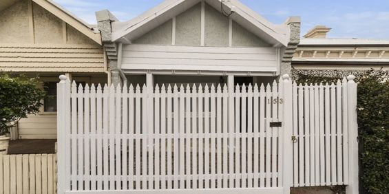 Charming Two-Bedroom Period Home - Photo 3