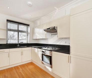 3 bedroom flat to rent - Photo 5