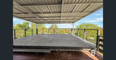 UNIQUE FOUR BEDROOM HOME WITH A VIEW OVER MOUNT PLEASANT - Photo 5