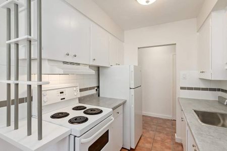 1 Bedroom - Photo 2
