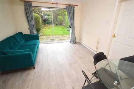 3 bedroom end of terrace house to rent - Photo 2