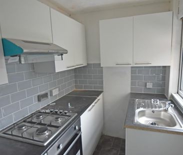 3 bedroom terraced house to rent - Photo 6