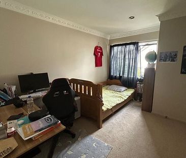 Spacious 4 Bedroom Family Home – Westlake Zone - Photo 6