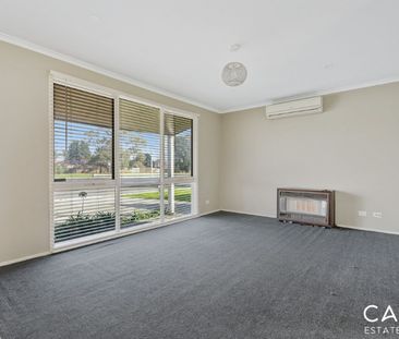 25 Thompsons Road, Cranbourne North - Photo 2