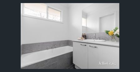 Fully Updated 4 Bedroom Single Level Home - Photo 4