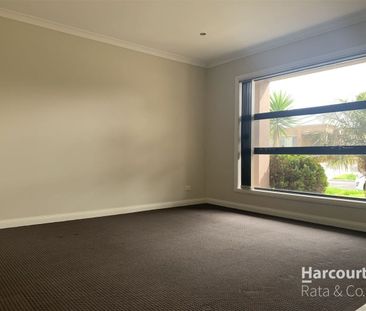 Modern Family Home in Epping - Photo 4