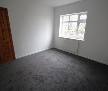 3 bedroom end of terrace house to rent - Photo 5