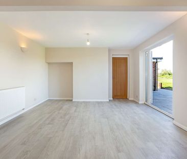 A beautifully refurbished cottage with far reaching views of the Ha... - Photo 1