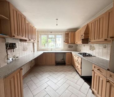 3 bedroom semi-detached house to rent - Photo 6
