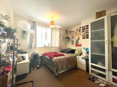 6 Bed Terraced House, Dryleaze Road, BS16 - Photo 3