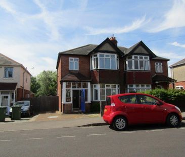 4 bedroom semi-detached house to rent - Photo 1
