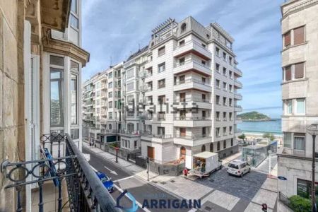 Alquiler de piso en Calle Marina - Photo 3