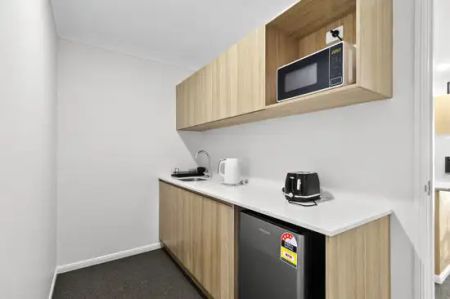 “Brand New Self-Contained Studio | ONE WEEK FREE” - Photo 4