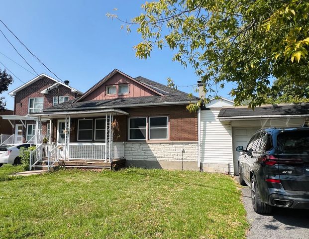 À louer / Maison à étages - Photo 1