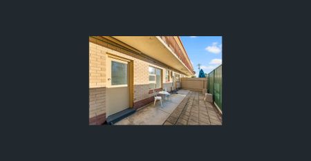 Impressive 2-Bedroom Ground Floor Unit - Walk to the Beach! - Photo 5