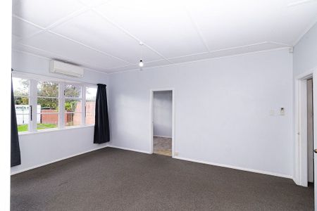 Charming 3BR Home in Fairfield! - Photo 3