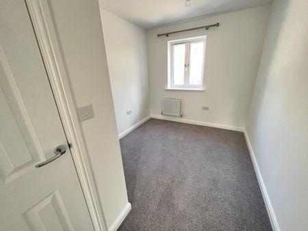 4 bedroom detached house to rent - Photo 2