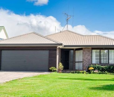 Spacious Family Home - Photo 5