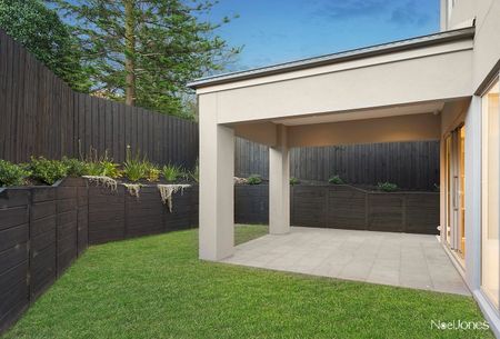 24 Viewpoint Road, BALWYN NORTH - Photo 5