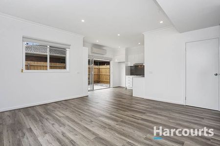 Executive Two Plus Study Modern Townhouse - Photo 3
