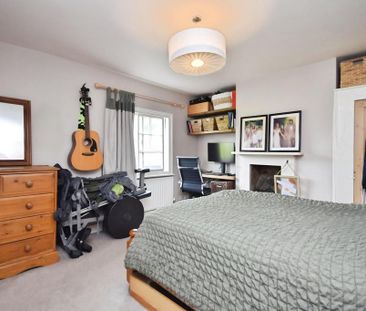 2 bedroom semi-detached house to rent - Photo 5