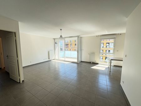 Location Appartement 4 pièces 85m² - Photo 2