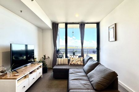 FULLY FURNISHED 2 BEDROOM APARTMENT LOCATED IN THE HEART OF ADELAIDE. - Photo 2