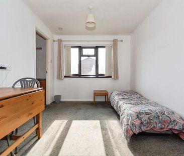 Studio to rent - Photo 6