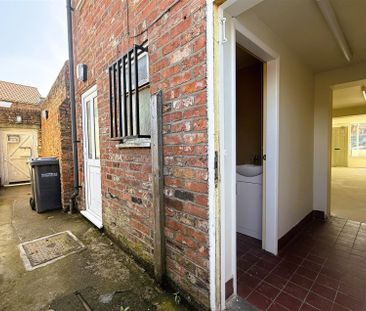 Long Street, Easingwold, York - Photo 5
