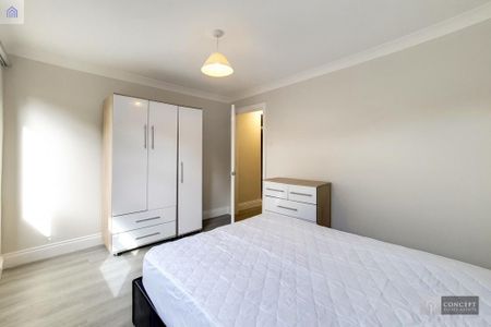 3 bedroom flat to rent - Photo 3