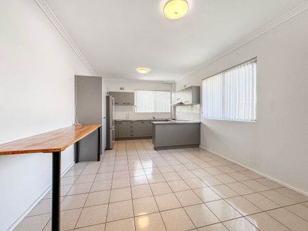 1/59 Vermont Road, WARRAWONG NSW 2502 - Photo 2