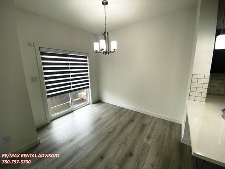 BRAND NEW 3 BED, 2.5 BATH, 2 STOREY TOWNHOUSE W/A DOUBLE ATTACHED GARAGE IN THE COMMUNITY OF THE ORCHARDS OF ELLERSLIE - Photo 5