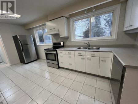 298 NEWTON DRIVE - Photo 3