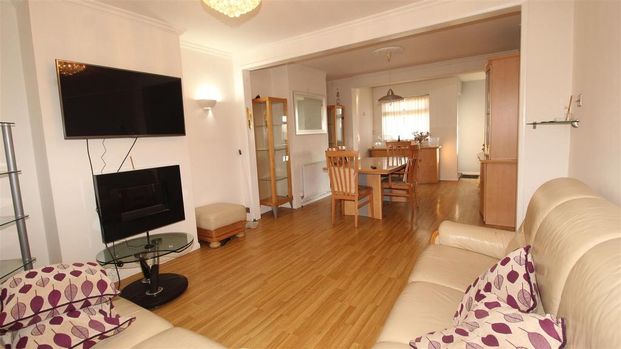 5 bedroom end of terrace house to rent - Photo 1