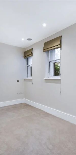 2 bedroom flat in Chelsea - Photo 1