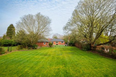 3 bedroom detached bungalow to rent - Photo 5