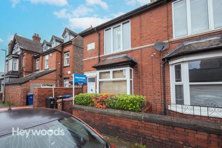 4 bed house of multiple occupation to rent in Albany Road, Newcastle-under-Lyme, ST5 - Photo 3