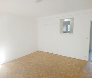 Appartement T3 de 58 m² en bon état général avec un parking et un c... - Photo 3