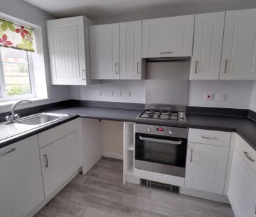 2 bedroom semi-detached house to rent - Photo 3