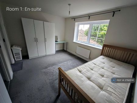1 bedroom in a house share to rent - Photo 4