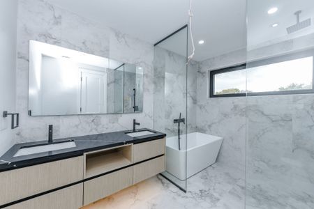 For Lease - 90 Twelfth Street, Toronto, Ontario - Photo 2