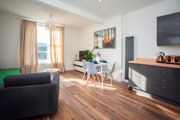 2 Bed Flat, St. Philips, BS2 - Photo 1