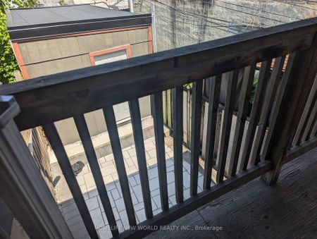 For Lease - 2218 Dundas Street Unit# 2B, Toronto, Ontario - Photo 2