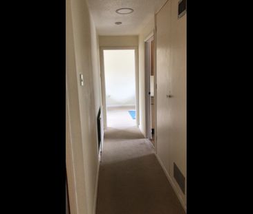 2 Bed Flat, Edith Court, CR0 - Photo 1