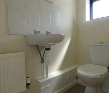 Foxglove Close - Photo 4